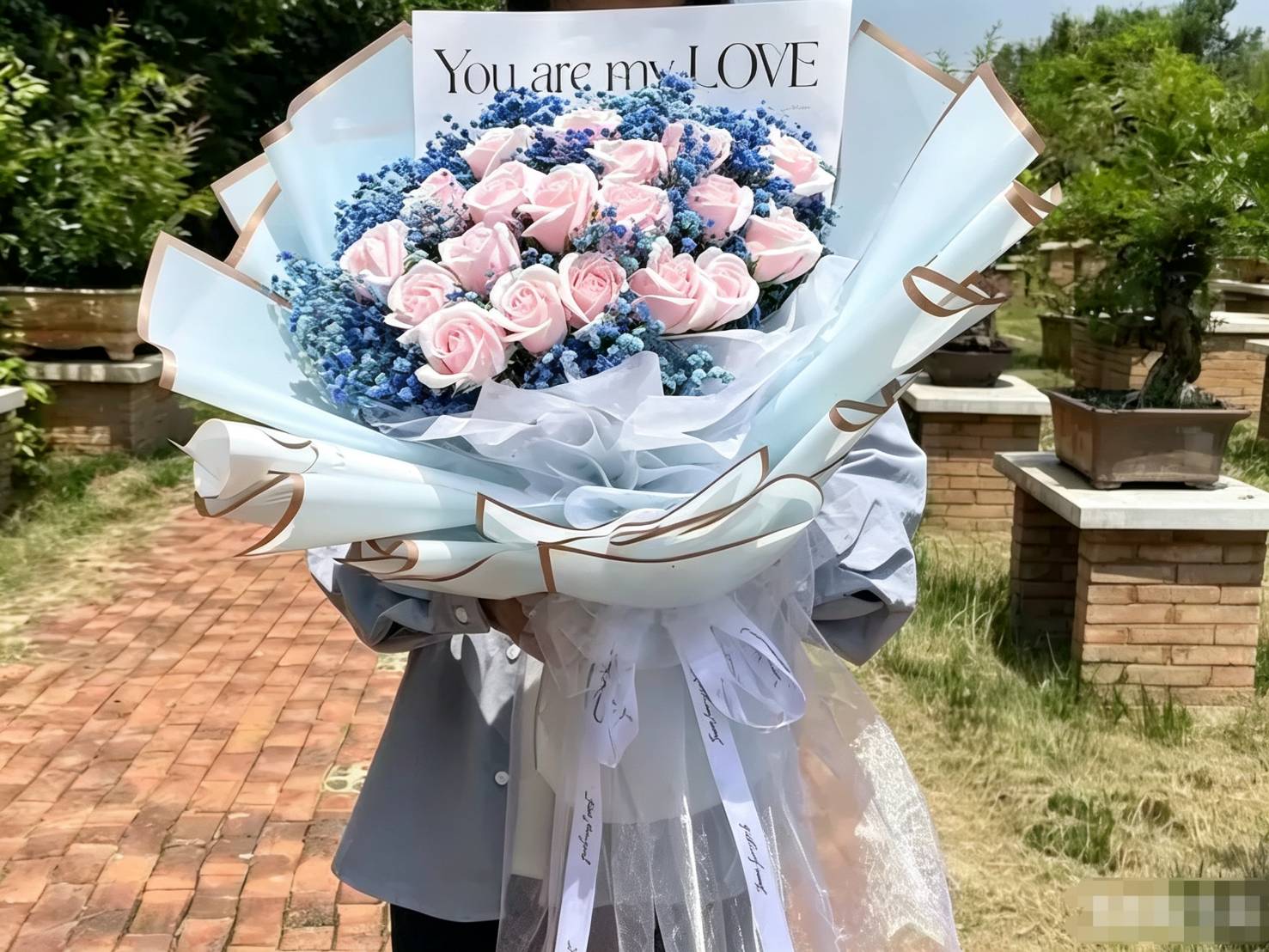 台南代送花束禮物 - 情人節求婚驚喜外送與生日蛋糕代購服務 - 台南小跑腿