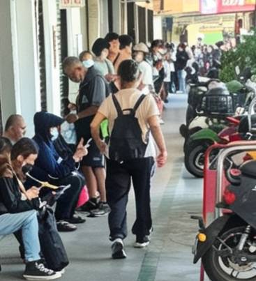 台南活動現場代排隊 - 熱門宮廟問事卡位與各類排隊代購服務 - 台南小跑腿